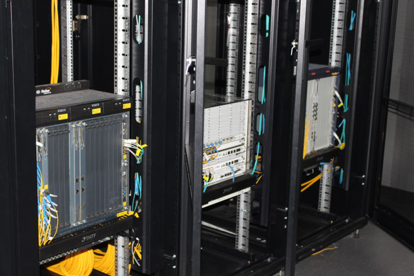 运营商OLT机架图 运营商OLT机架图